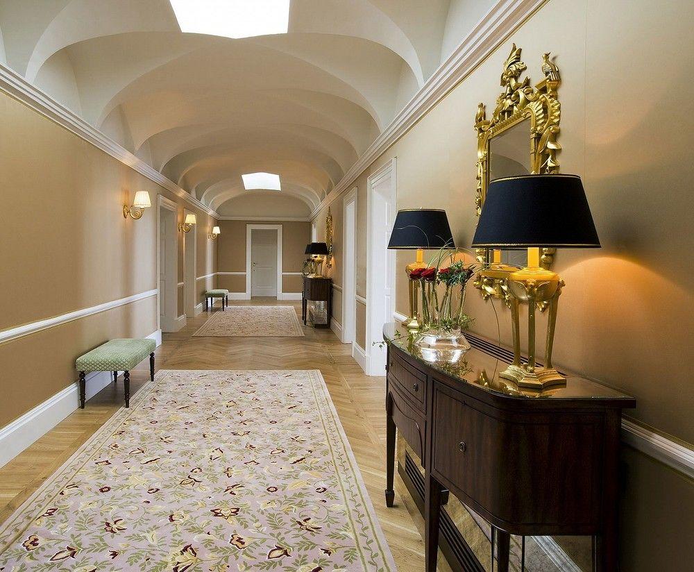 Castlemartyr Resort Hotel Interior photo A hallway