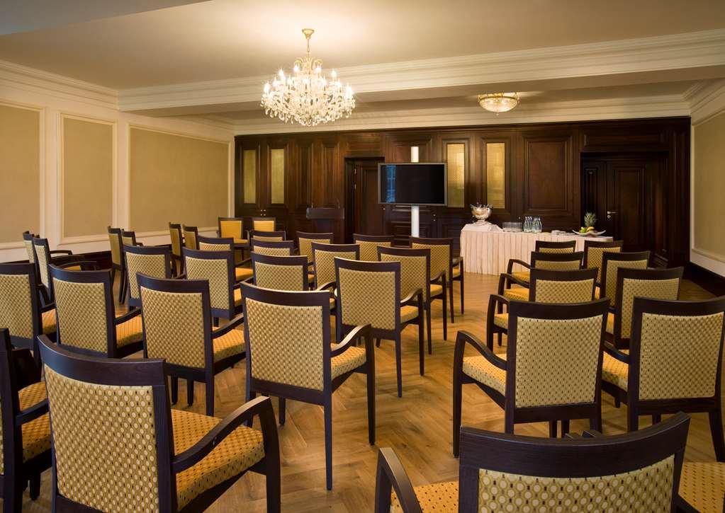 Castlemartyr Resort Hotel Facilities photo The meeting room